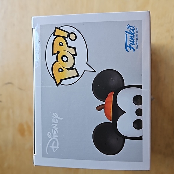 DISNEY MICKEY MOUSE FUNKO POP - Picture 8 of 9